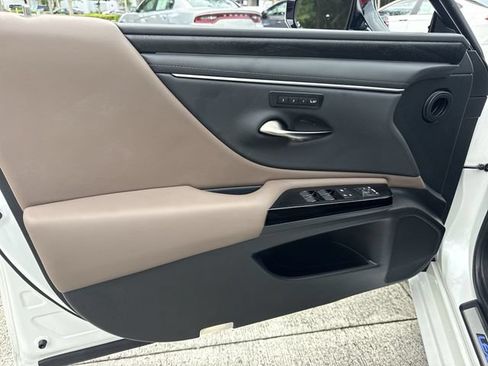 Certified 2024 Lexus ES 300h w/ Premium Package FWD image 13