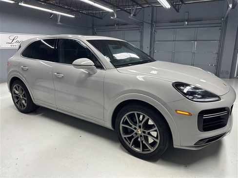Used 2022 Porsche Cayenne Turbo AWD/4WD image 8