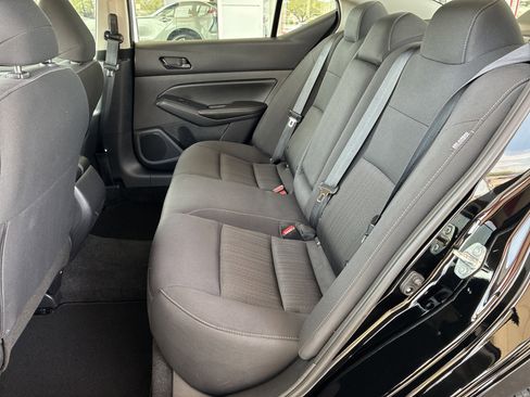 Used 2025 Nissan Altima 2.5 SV FWD image 14