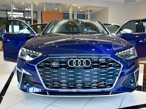 Used 2023 Audi S4 Premium Plus image 2