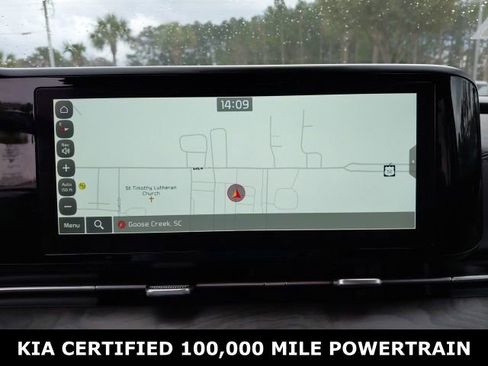 Certified 2024 Kia Carnival EX image 17