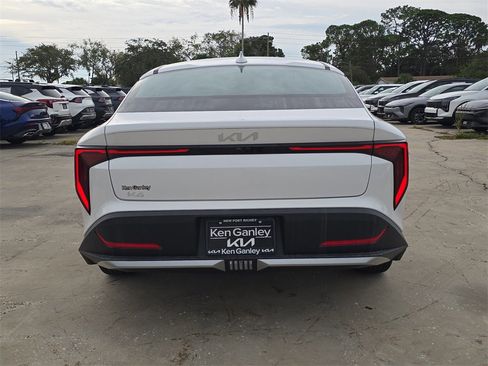 New 2025 Kia K4 LXS image 7