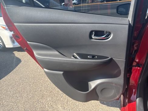 Used 2019 Nissan Leaf SL w/ SL Technology Package image 17