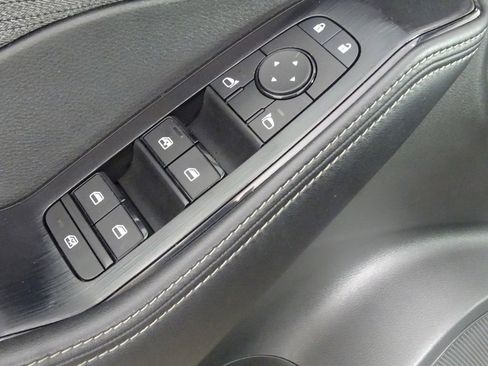 Used 2023 Nissan Rogue SV image 17