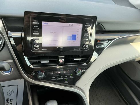 Used 2024 Toyota Camry SE w/ Cold Weather Package image 9