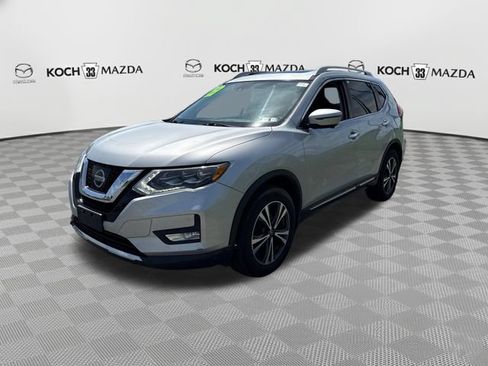 Used 2017 Nissan Rogue SL w/ SL Premium Package AWD/4WD image 3
