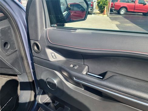 Used 2022 Ford Expedition Max Limited image 25