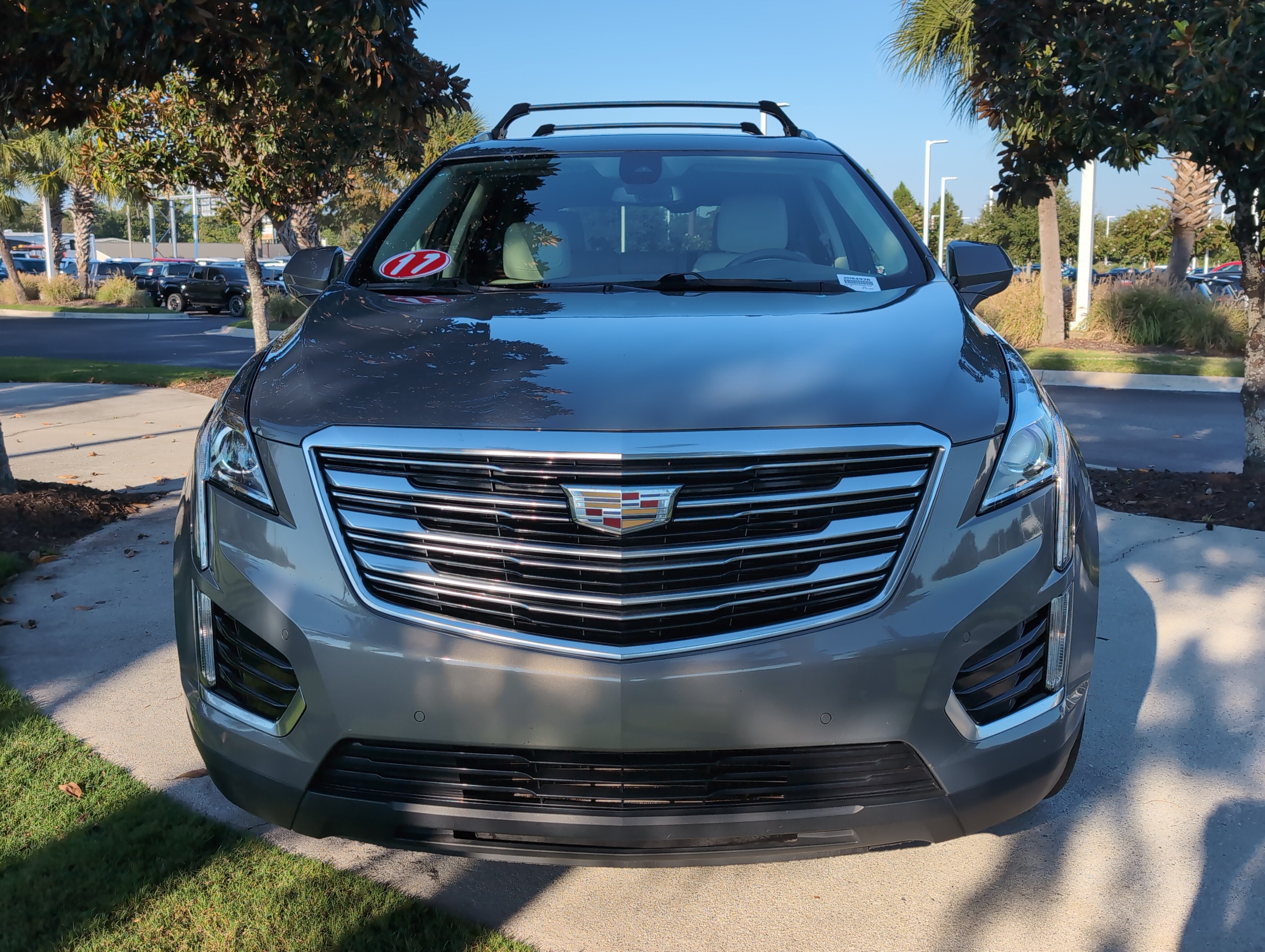 Used 2017 Cadillac XT5 Luxury w/ Driver Awareness Package FWD image 3