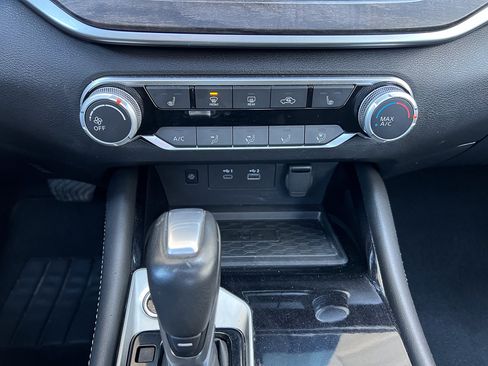 Used 2024 Nissan Altima 2.5 SV w/ SV Premium Package image 20