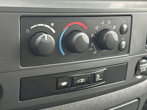 Used 2009 Dodge Ram 2500 Truck SLT w/ Trailer Tow Group RWD image 19