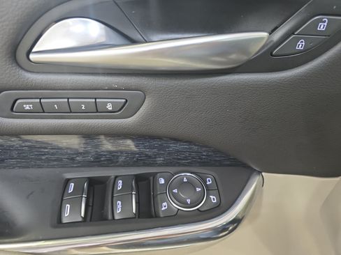 Used 2023 Cadillac XT4 Premium Luxury w/ Enhanced Visibility Package FWD image 25