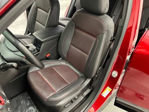 Used 2025 Chevrolet Blazer RS FWD image 9