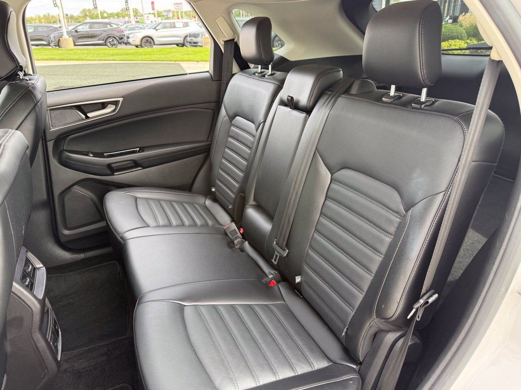 Used 2017 Ford Edge SEL w/ Equipment Group 201A FWD image 23