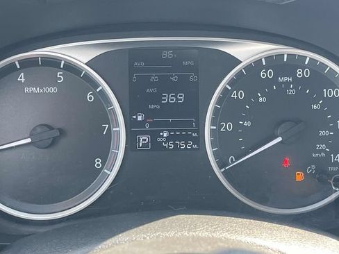 Used 2025 Nissan Versa S FWD image 20