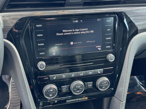 Used 2020 Volkswagen Passat 2.0T R-Line image 25