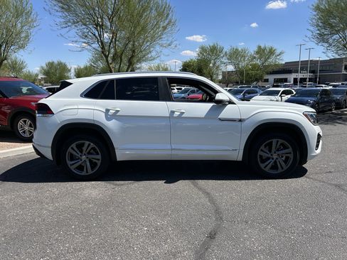 Certified 2024 Volkswagen Atlas Cross Sport SEL R-Line AWD/4WD image 5