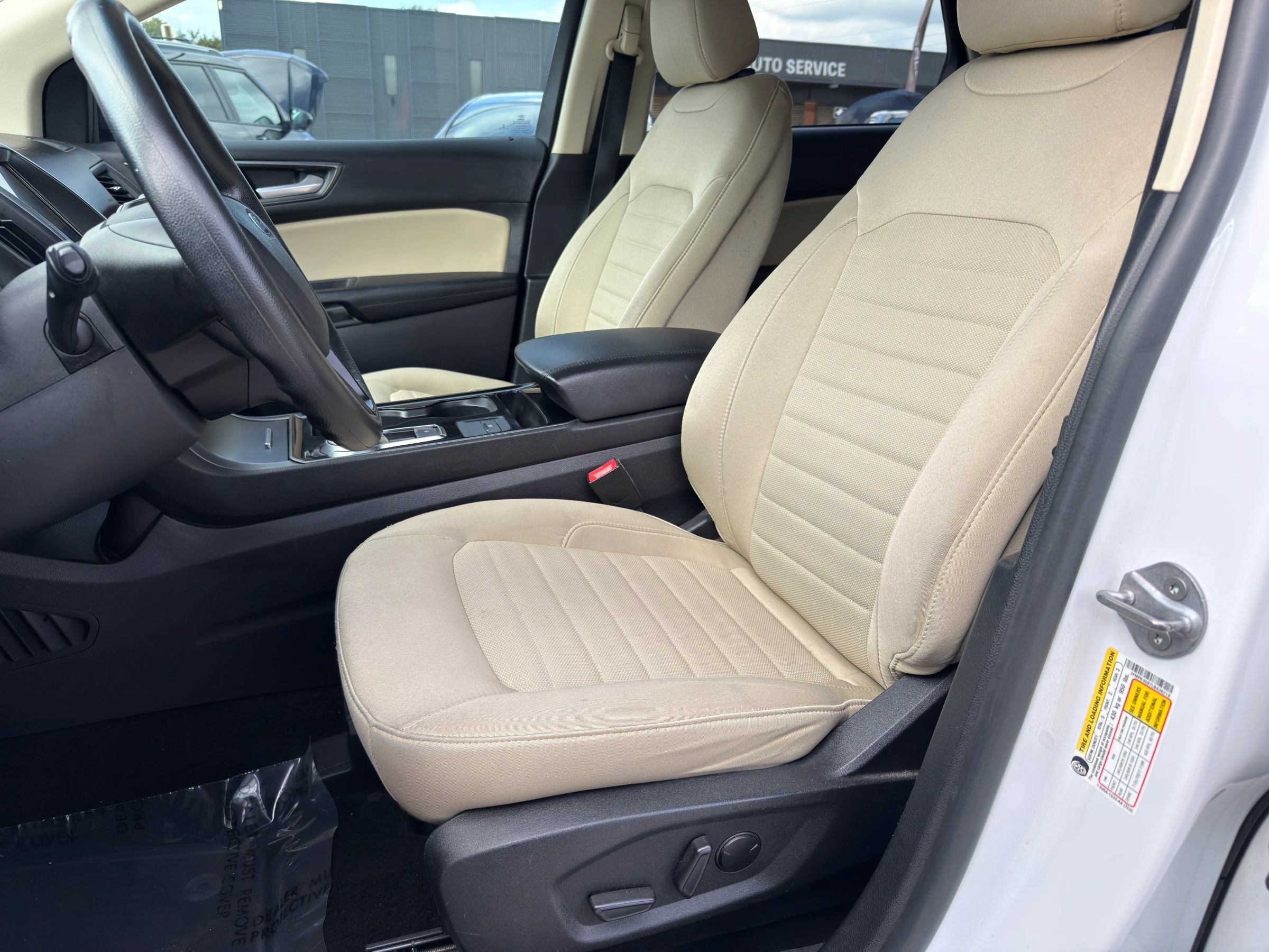 Used 2020 Ford Edge SE FWD image 20
