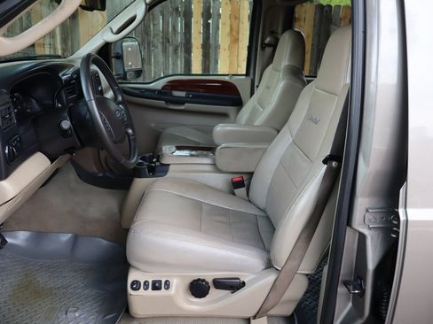 Used 2005 Ford Excursion Limited AWD/4WD image 19