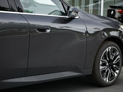 Used 2025 BMW X3 xDrive30i w/ Premium Package image 8