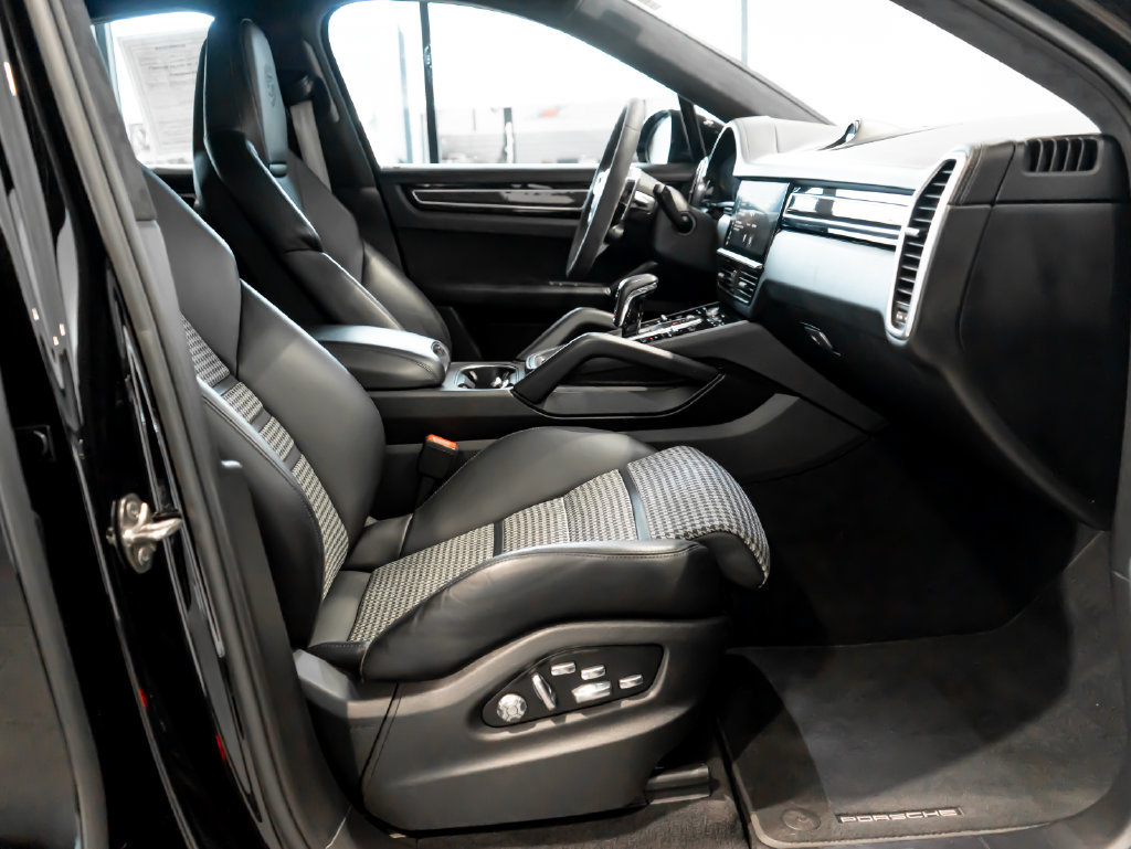 Certified 2021 Porsche Cayenne GTS AWD/4WD image 30
