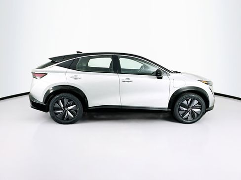 Used 2023 Nissan Ariya FWD image 10