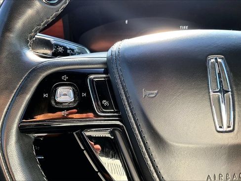 Used 2022 Lincoln Aviator Reserve w/ Equipment Group 201A RWD image 24