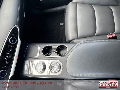 Used 2025 Genesis GV70 2.5T AWD/4WD image 11