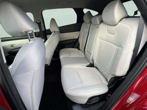 Certified 2026 Hyundai Tucson SE FWD image 11