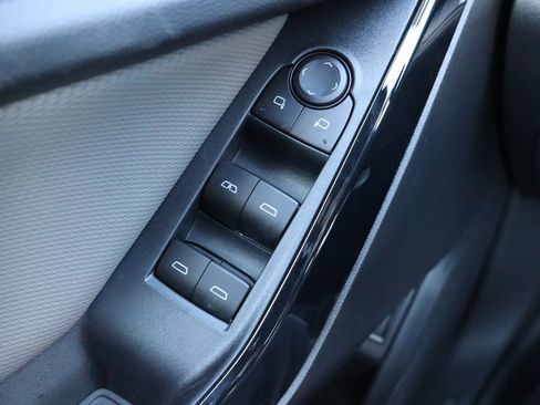 New 2026 Chevrolet Equinox LT image 18