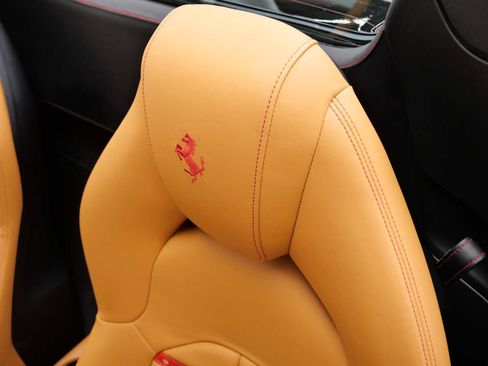 Certified 2021 Ferrari F8 Tributo RWD image 18