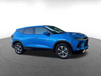 Used 2025 Chevrolet Blazer LT FWD video 2