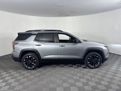 Used 2025 Chevrolet Equinox RS w/ Safety and Technology Package image 3