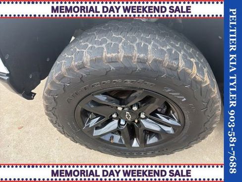 Used 2020 Chevrolet Silverado 1500 LT Trail Boss AWD/4WD image 4