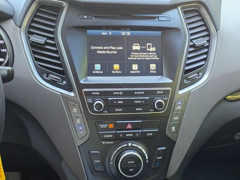 Used 2018 Hyundai Santa Fe SE FWD image 34