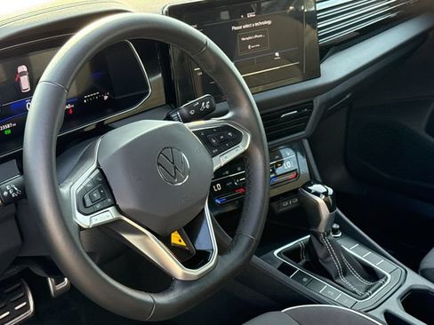 Used 2025 Volkswagen Jetta Sport FWD image 17