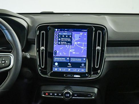 Certified 2021 Volvo XC40 P8 Recharge w/ Advanced Package AWD/4WD image 14