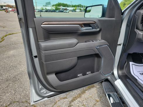 New 2026 GMC Sierra 1500 SLE AWD/4WD image 17