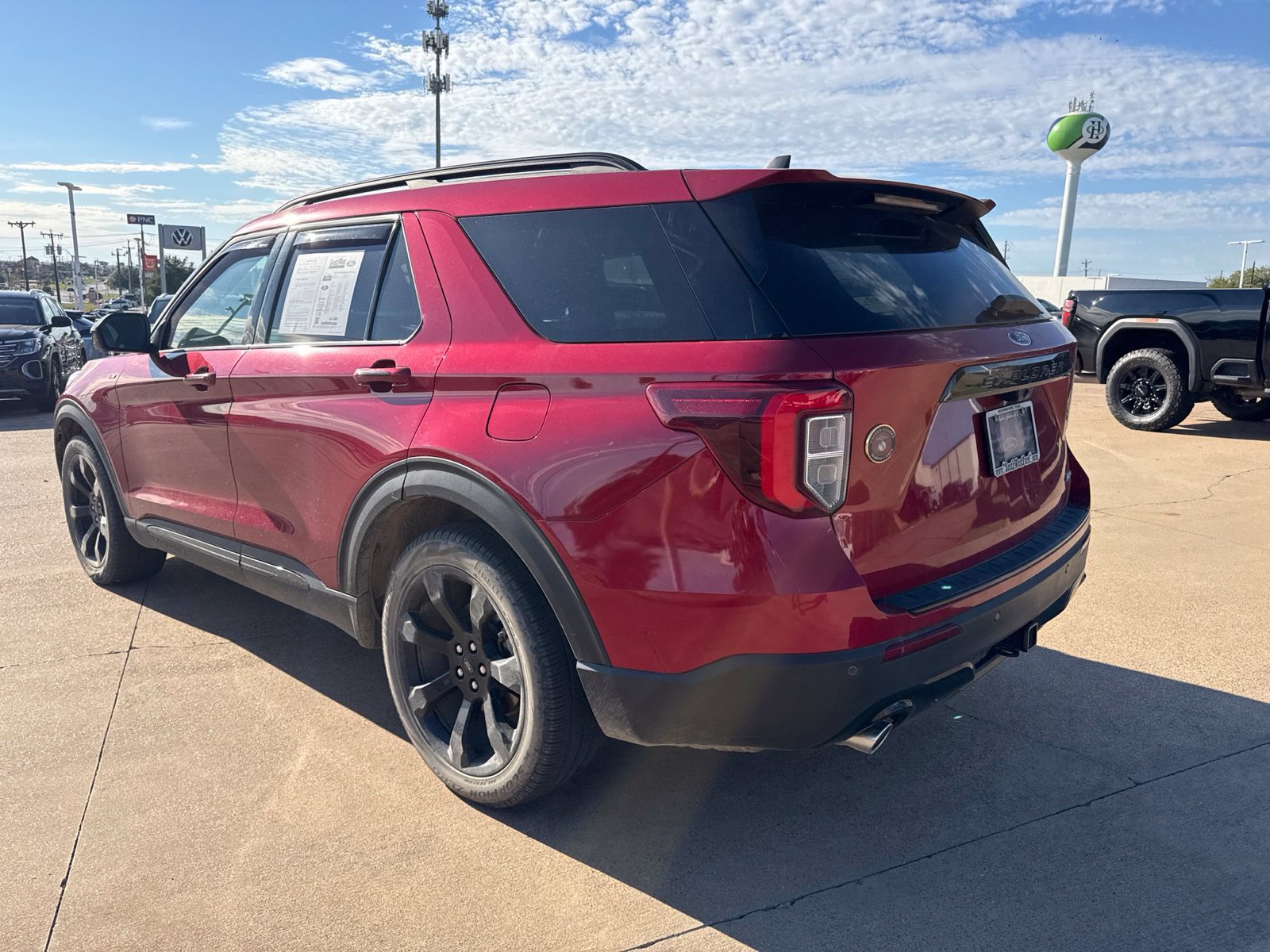 Used 2023 Ford Explorer ST-Line w/ Class IV Trailer Tow Package RWD image 5