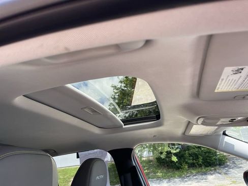 Used 2024 Chevrolet Trax ACTIV w/ Sunroof Package FWD image 22