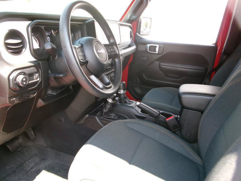 Used 2025 Jeep Gladiator Sport AWD/4WD image 13