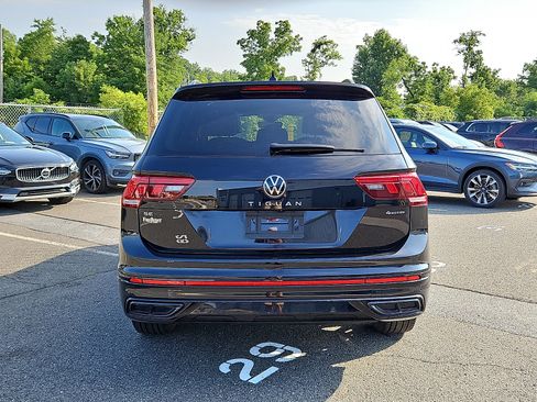 Used 2022 Volkswagen Tiguan SE R-Line AWD/4WD image 5