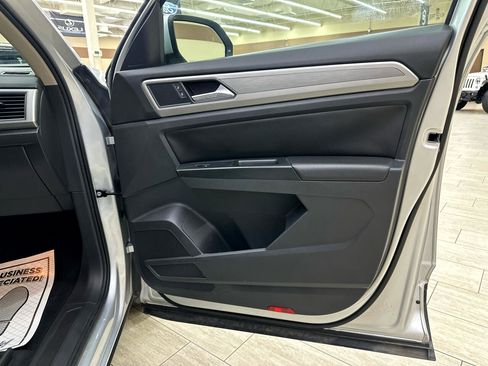 Used 2019 Volkswagen Atlas SE image 40