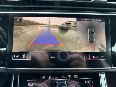 Used 2020 Audi RS Q8 w/ Carbon Optic Package AWD/4WD image 29