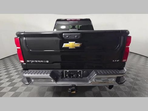 Used 2025 Chevrolet Silverado 2500 LTZ w/ LTZ Plus Package AWD/4WD image 45