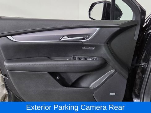 Used 2018 Cadillac XT5 Luxury w/ Driver Awareness Package image 15