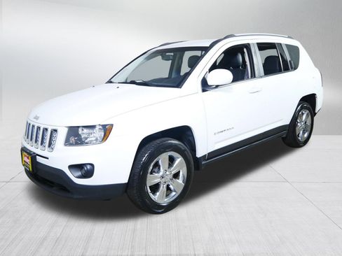 Used 2017 Jeep Compass Latitude AWD/4WD image 3