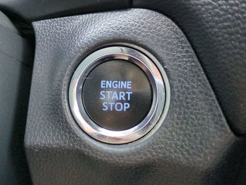 Used 2020 Toyota RAV4 XLE FWD image 26