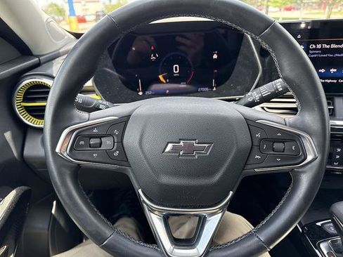 Used 2024 Chevrolet Trax ACTIV w/ Sunroof Package FWD image 39