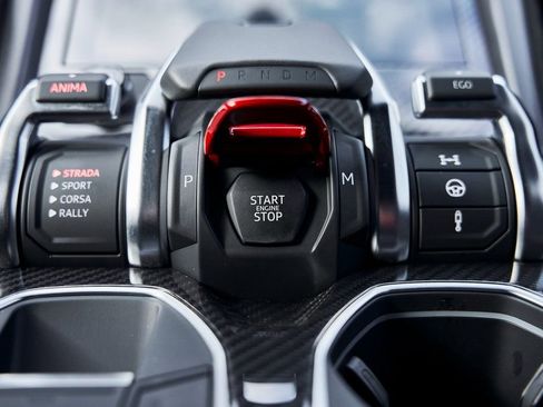 Used 2024 Lamborghini Urus Performante image 78