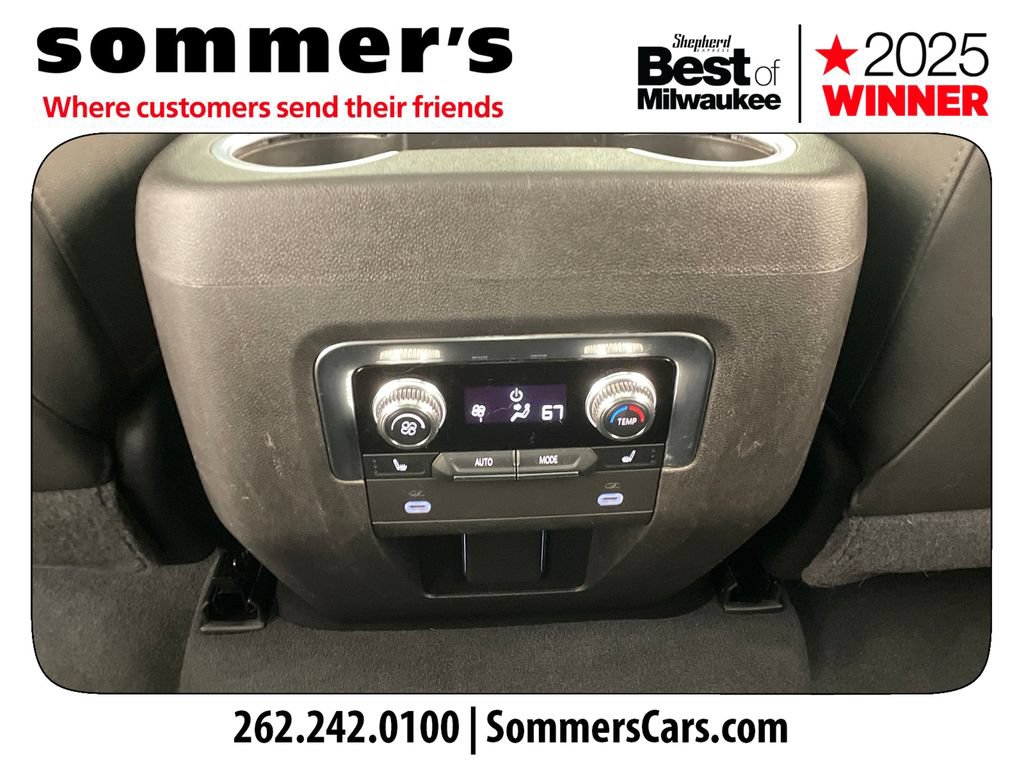 Used 2021 GMC Yukon AT4 w/ Technology Package AWD/4WD image 23